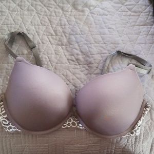 Maidenform 38 D grey lace bra